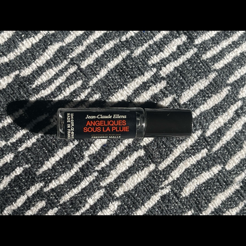 3.5 ml Angeliques Sous La Pluie by Jean-Claude Ellena/ Frederic Malle